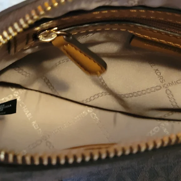 Michael Kors Crossbody Bag - Picture 9 of 11